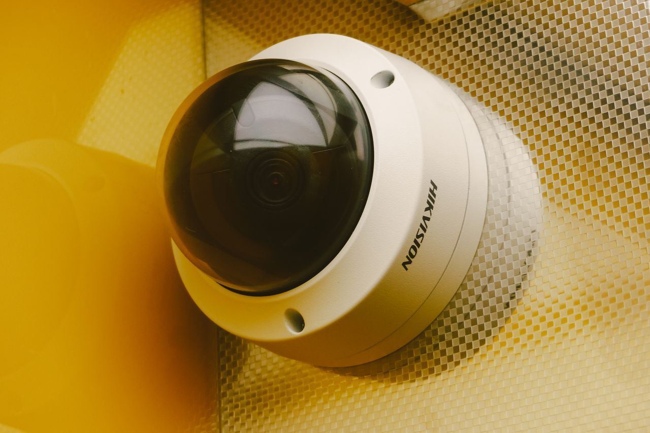 The Art of Drawing Readers In: Your attractive post title goes here From below of modern camera for recording audio and video in building for security and protection
